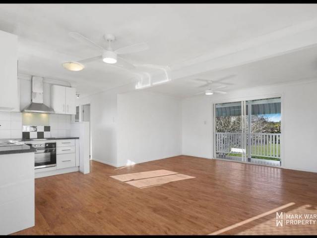 3 BED HOME WITH VIEWS, COOL BREEZES AND STORAGE