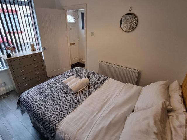 3 Bed House, 2 Redcar St L6 0DE