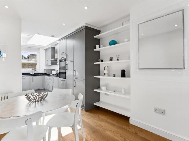 3 Bed House Terraced To Let