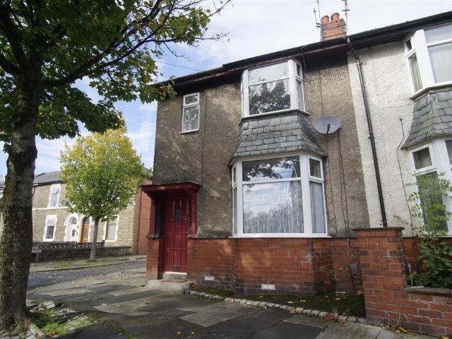 3 Bed House To Let on Fishwick View. 3 bed end of terrace house to rent £800 pcm £185 pw