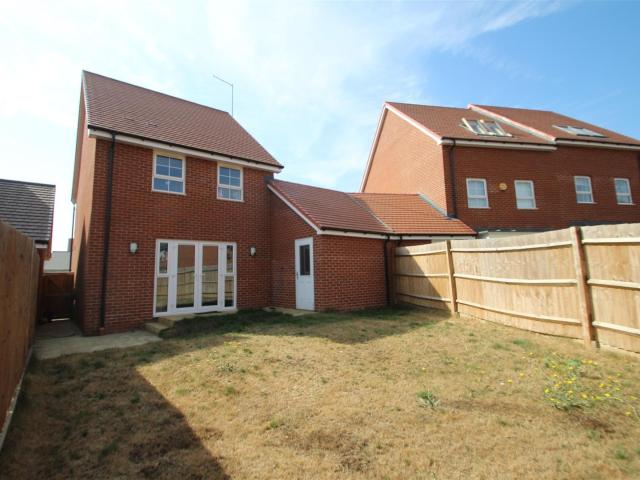 3 bed house to rent in Admiral Avenue, Hemel Hempstead, HP2 | Squire Estates Estate Agents Hemel Hempstead
