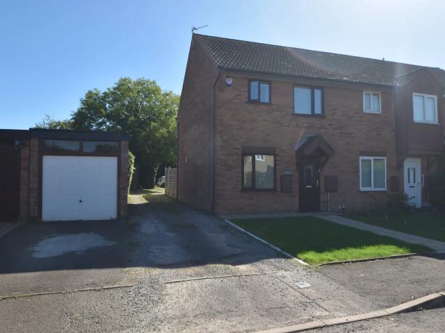 3 bed house to rent in Althorp Drive, Penarth, CF64
