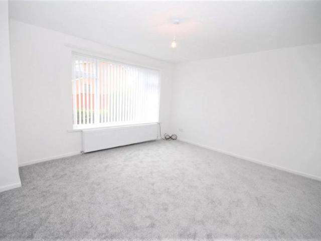 3 bed house to rent in Kings Walk, Chapel Park, NE5