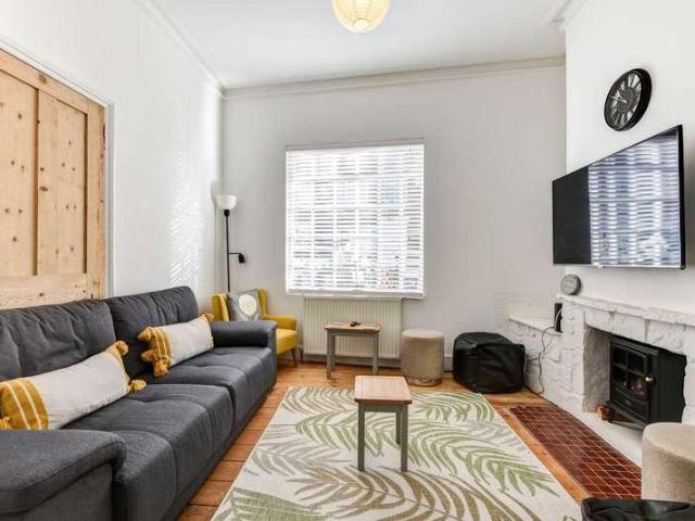 3 bed house to rent