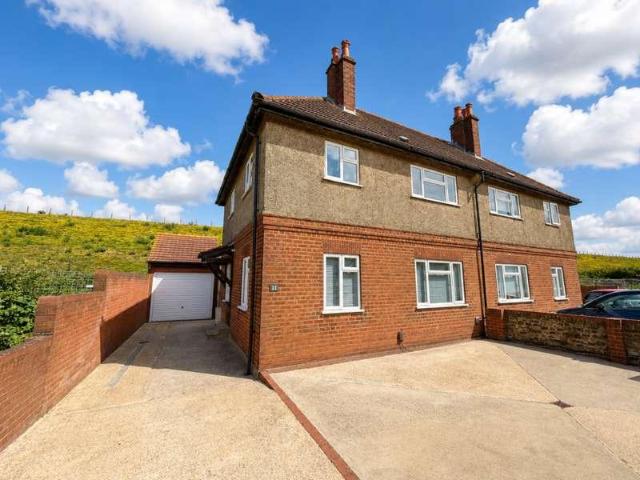 3 bed house to rent