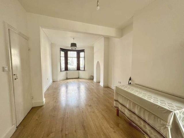 3 bed house to rent