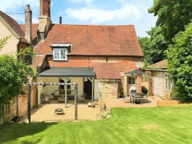 3 bed house to rent