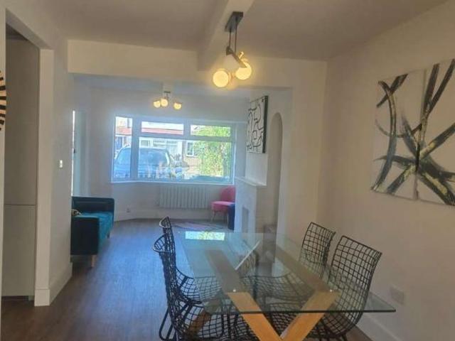 3 bed house to rent