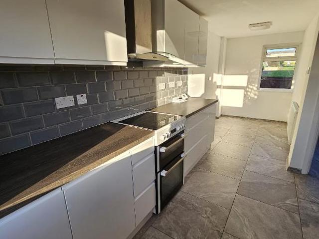3 bed house to rent