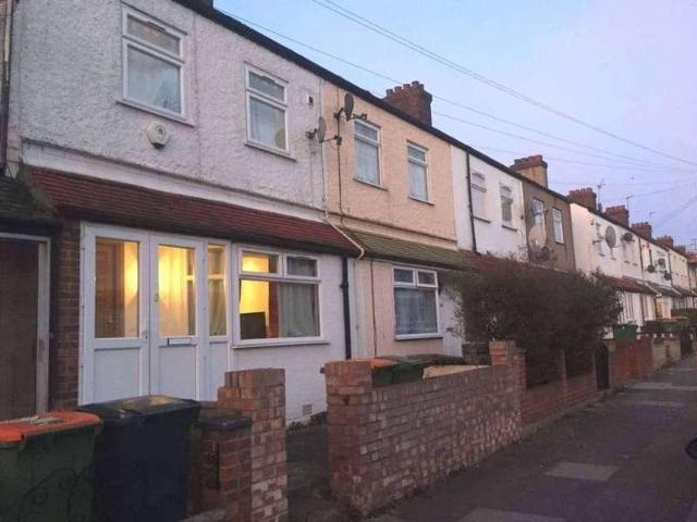 3 bed house to rent