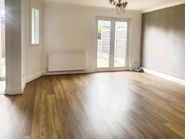 3 bed house to rent