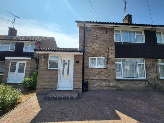 3 bed house to rent