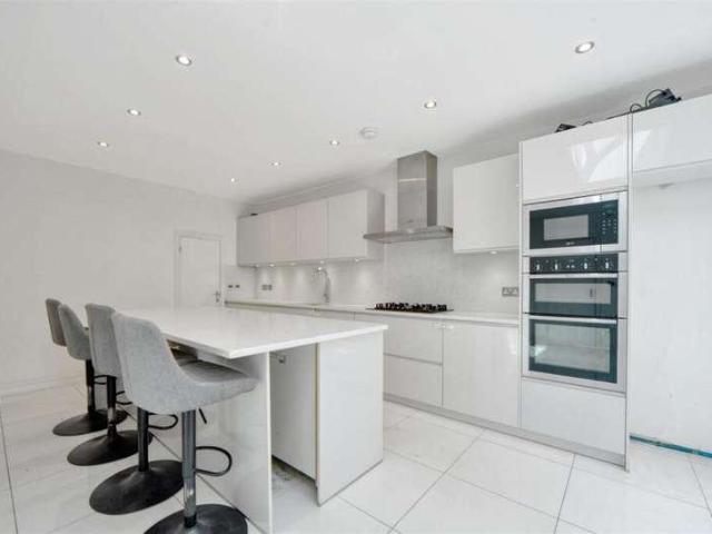 3 bed house to rent