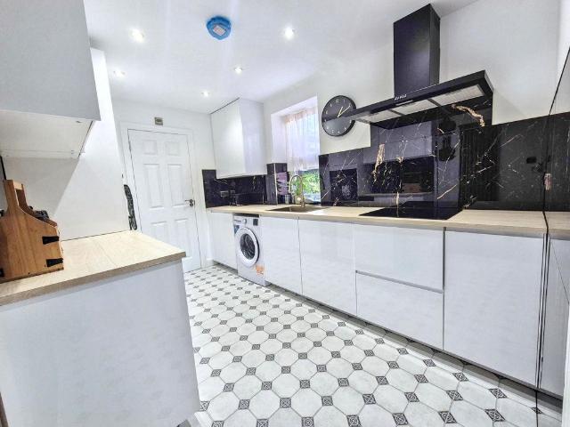 3 bed house to rent