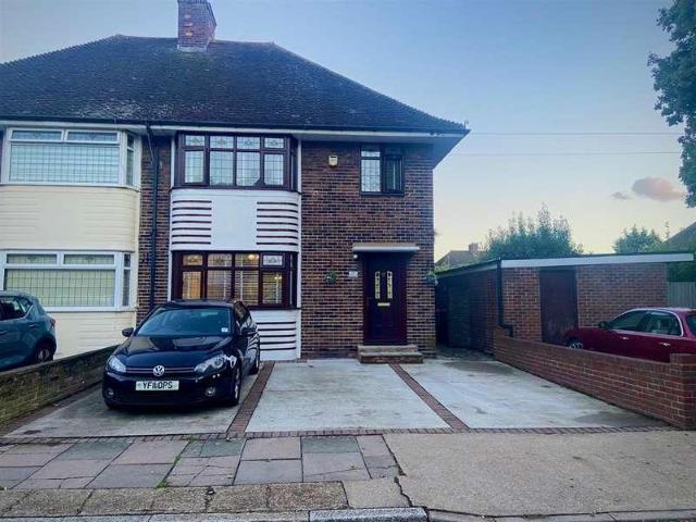3 bed house to rent