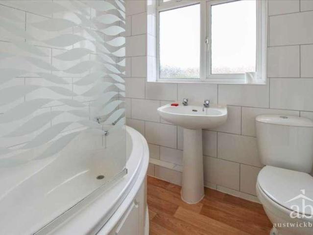 3 bed house to rent