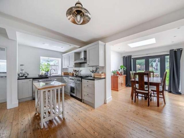 3 bed house to rent