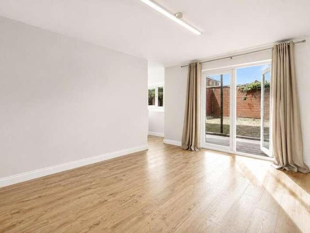 3 bed house to rent