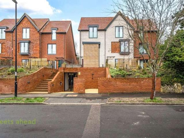 3 bed house to rent