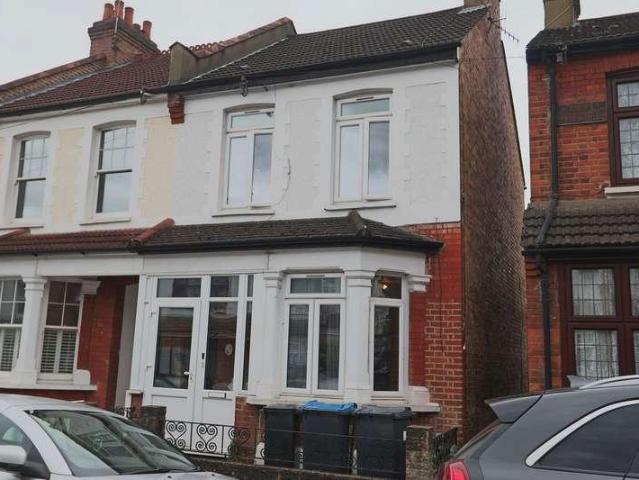 3 bed house to rent