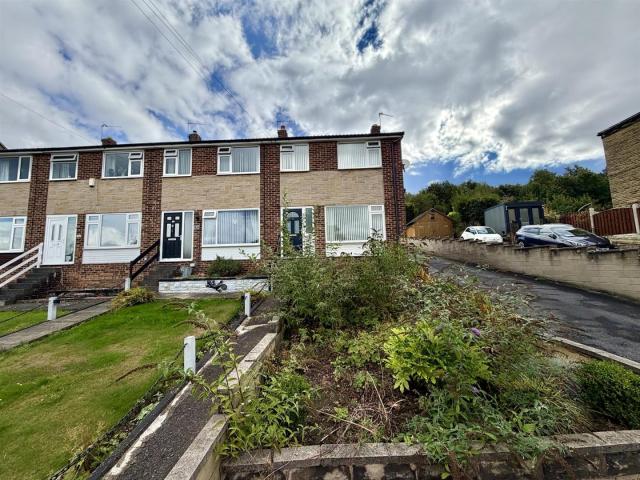 3 bed House Townhouse To Let in in Commonside, Batley
