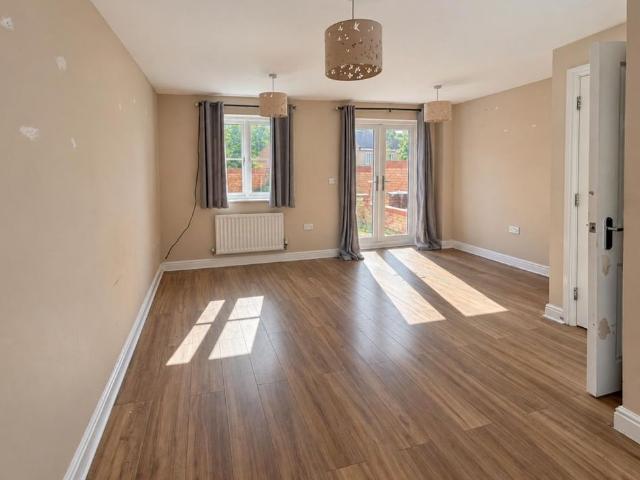 3 bed House Townhouse To Let