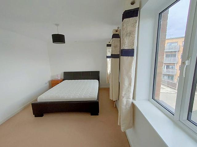 3 Bed House with Garage from 30 May SE7