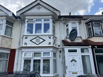 3 Bed House Collinwood Avenue EN3