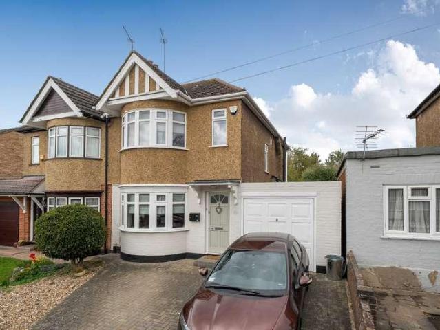 3 bed house for sale