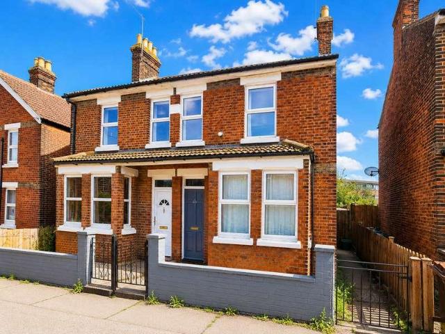 3 bed house for sale
