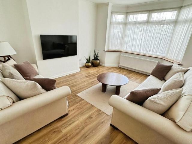 3 bed house for sale