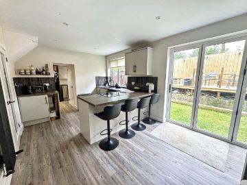 3 bed house for sale