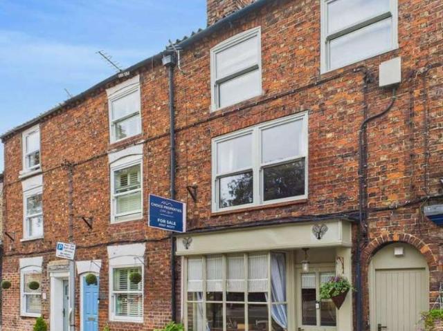 3 bed house for sale