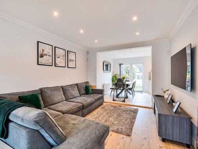 3 bed house for sale