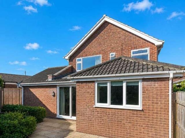 3 bed house for sale