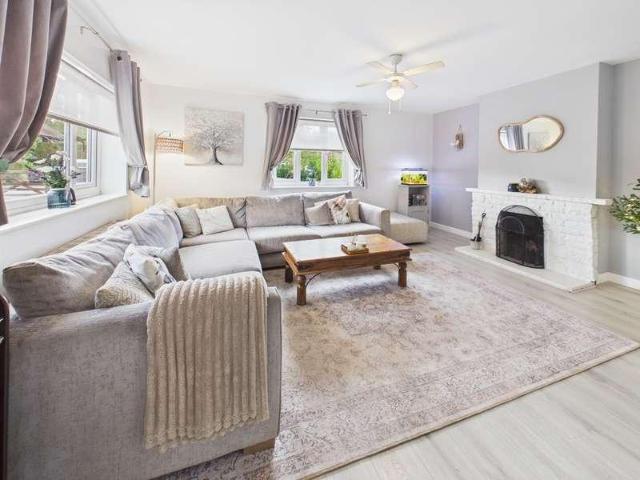 3 bed house for sale