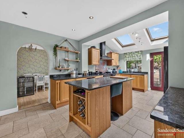 3 bed house for sale