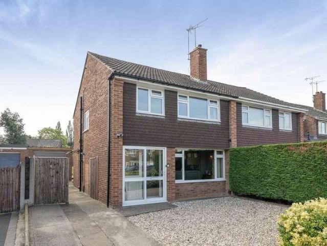 3 bed house for sale