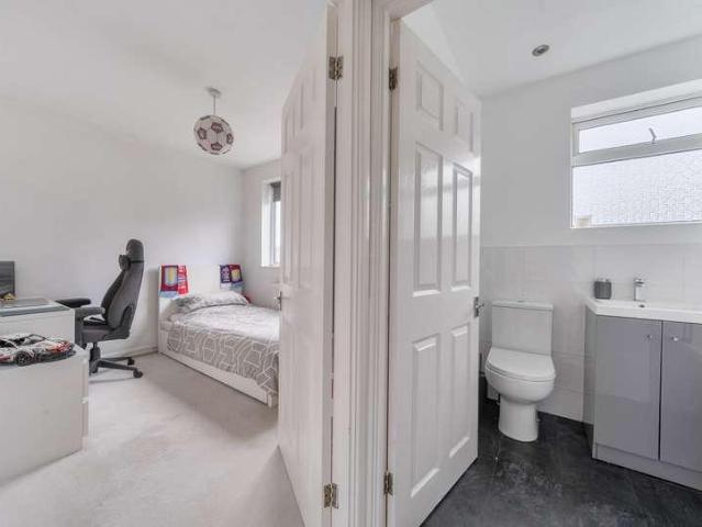 3 bed house for sale