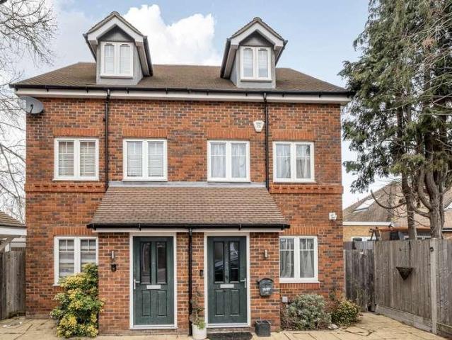 3 bed house for sale