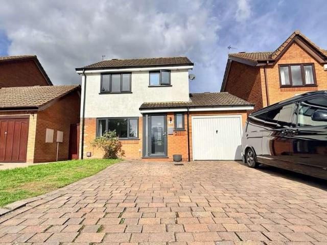 3 bed house for sale