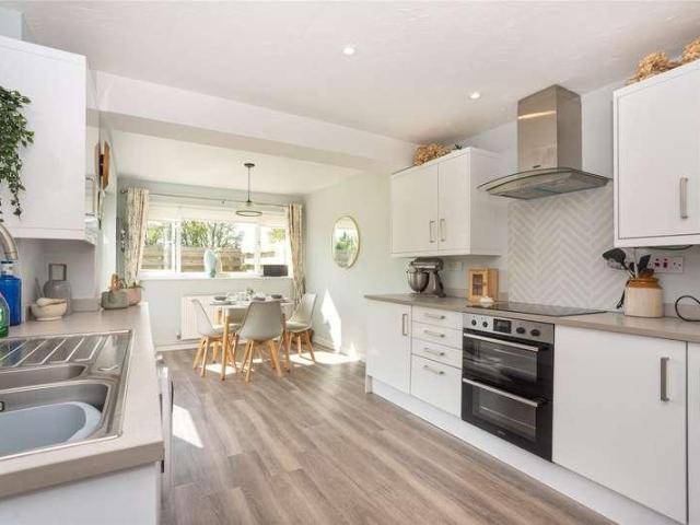 3 bed house for sale