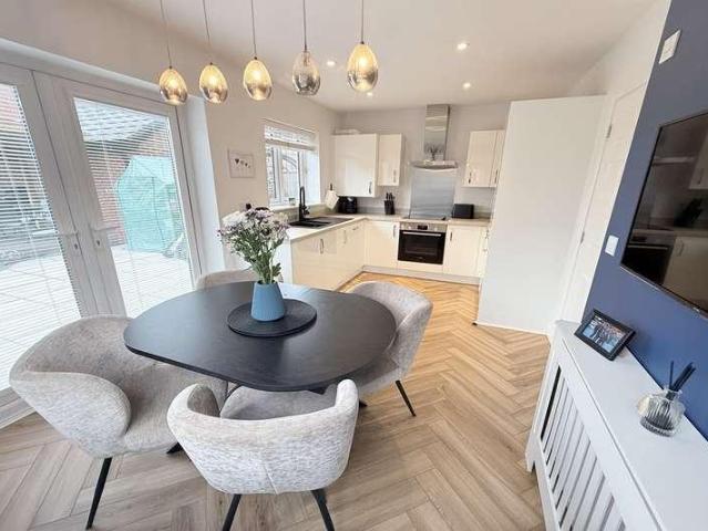 3 bed house for sale