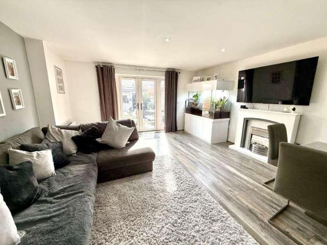 3 bed house for sale