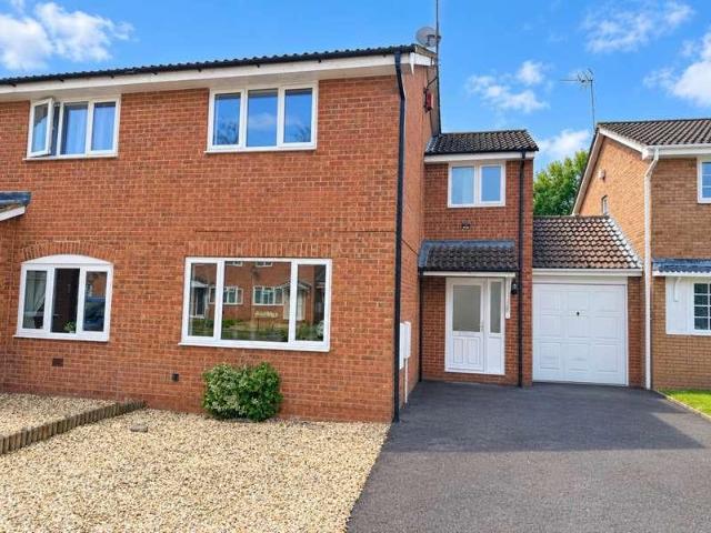 3 bed house for sale