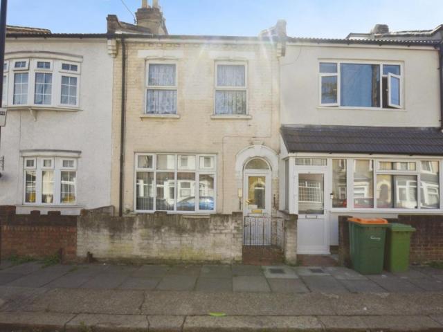 3 bed house for sale