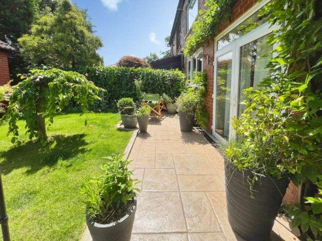 3 bed house for sale