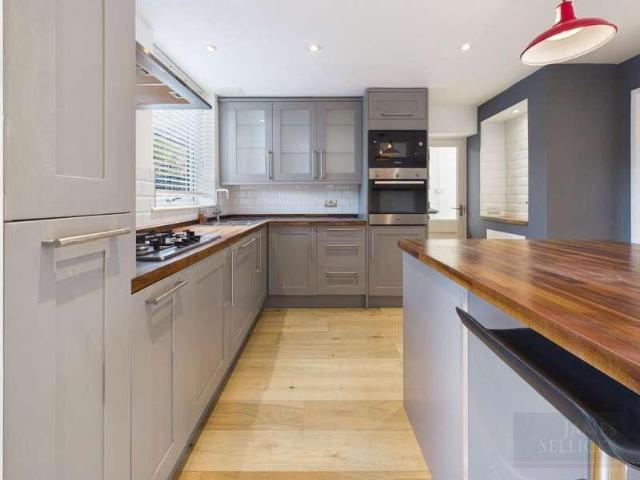 3 bed house for sale