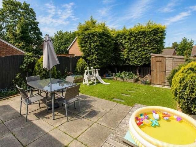 2 bed house for sale