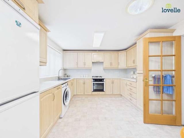 3 bed house for sale